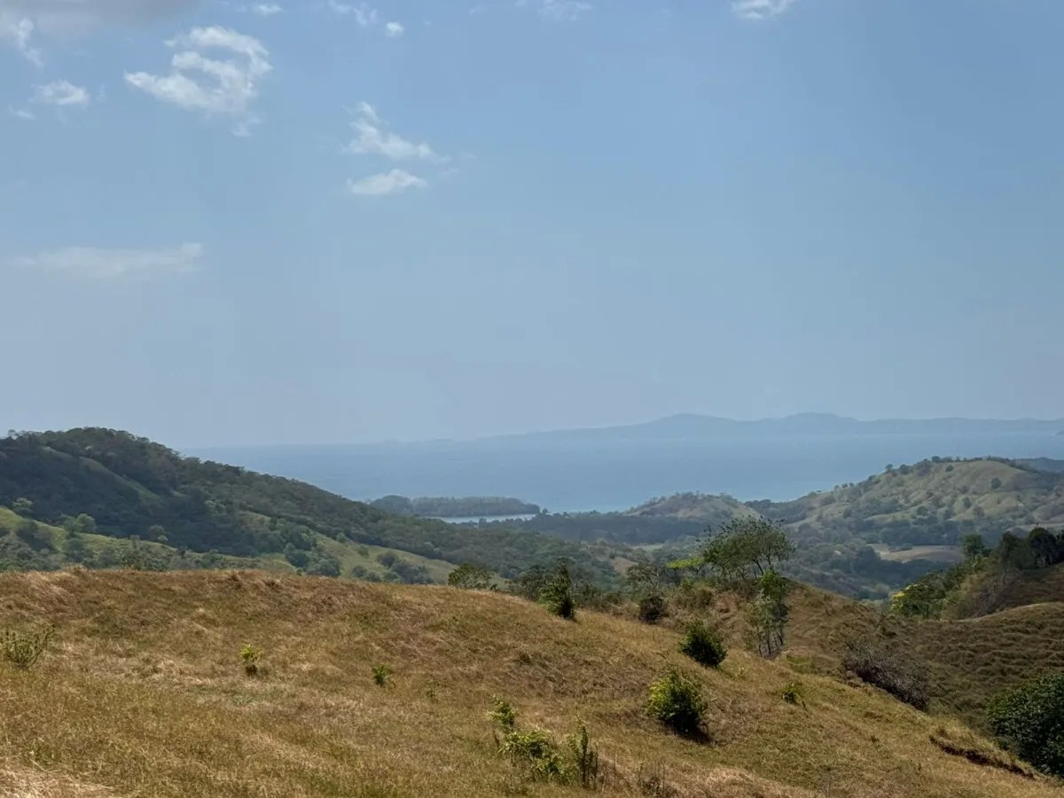 Propiedad con Vista al Mar y a las Montañas – 115 Hectáreas en Filipin...