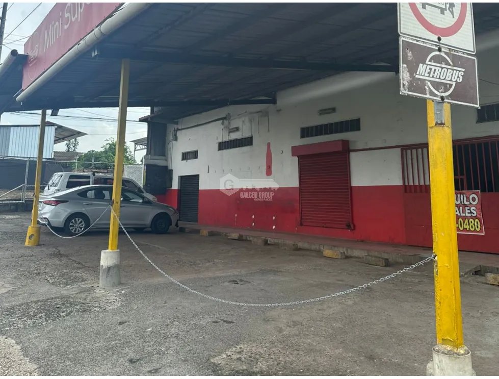 SE ALQUILA LOCAL COMERCIAL PEDREGAL 50M PARKING AMPLIO EN ESQUINA