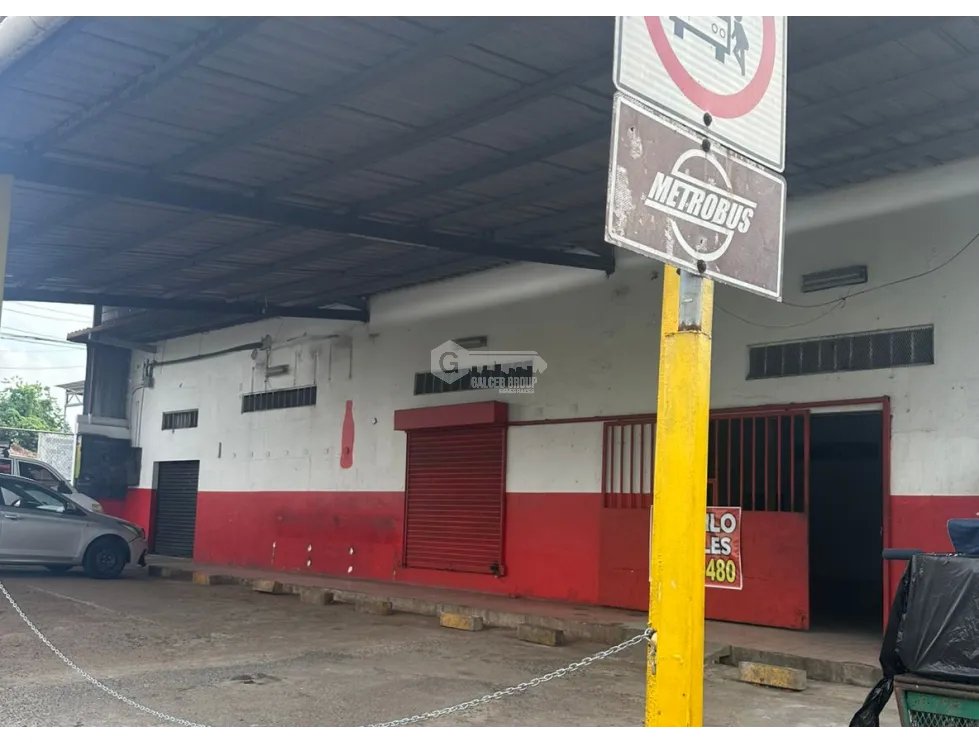 SE ALQUILA LOCAL COMERCIAL PEDREGAL 50M PARKING AMPLIO EN ESQUINA