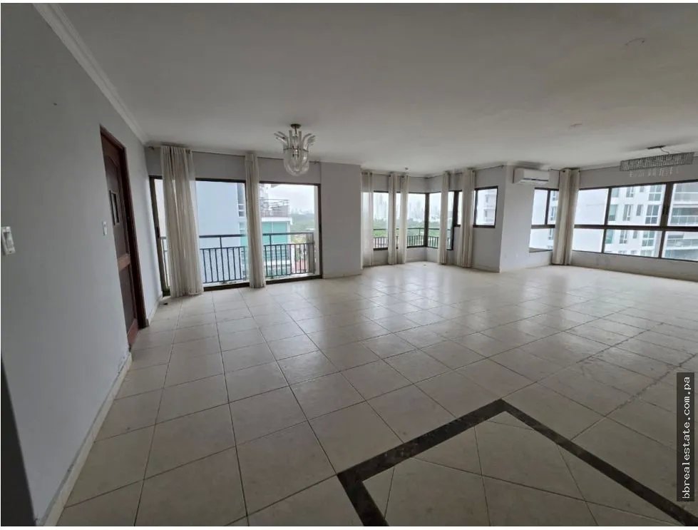 Apartment for Sale in PH Long Beach, Coco del Mar