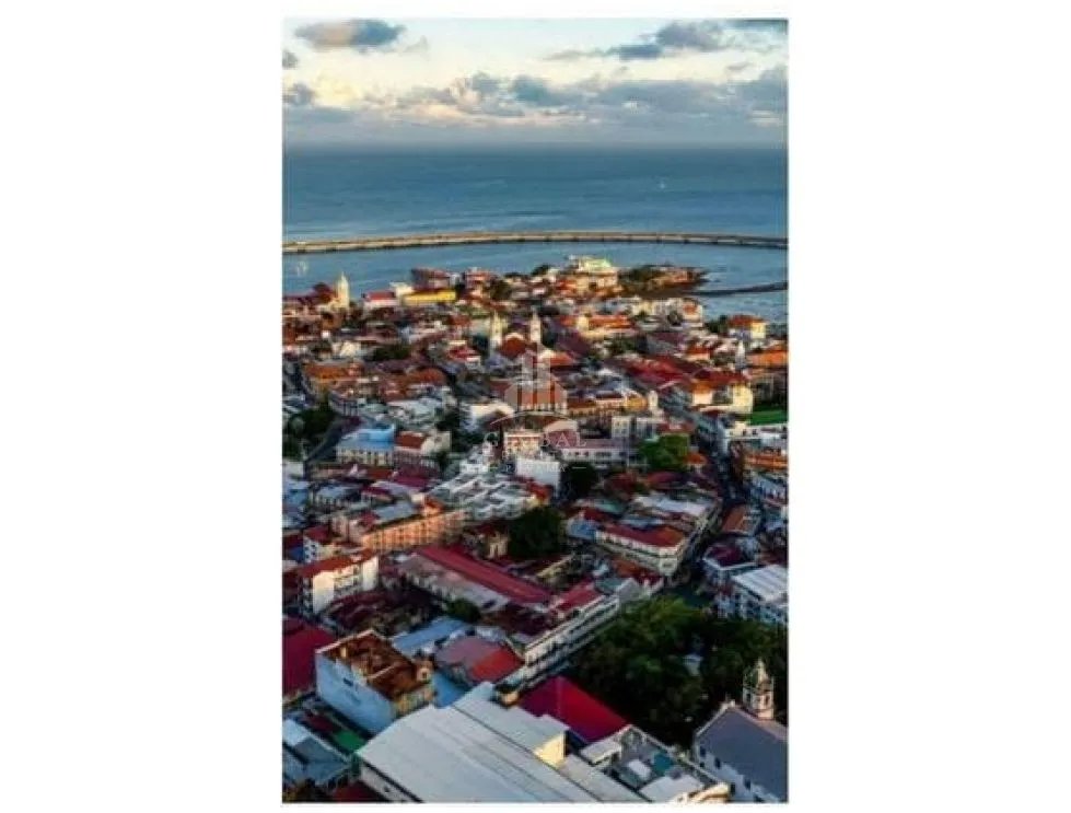 COMMERCIAL SPACE FOR SALE AT CASA VARIEDADES CASCO ANTIGUO