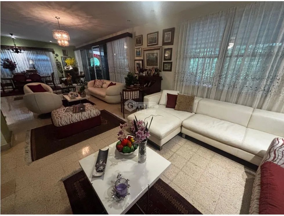 HATO PINTADO / LA LOMA / 622m2 / 5 BEDROOMS / 3 LEVELS / CENTRAL LOCAT...