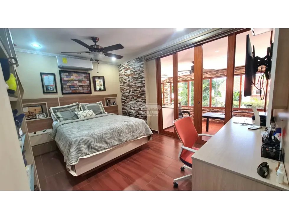CLAYTON / CAMINO DE CRUCES / 884 M2 / 6 HABITACION / 3 NIVEL / BALCON