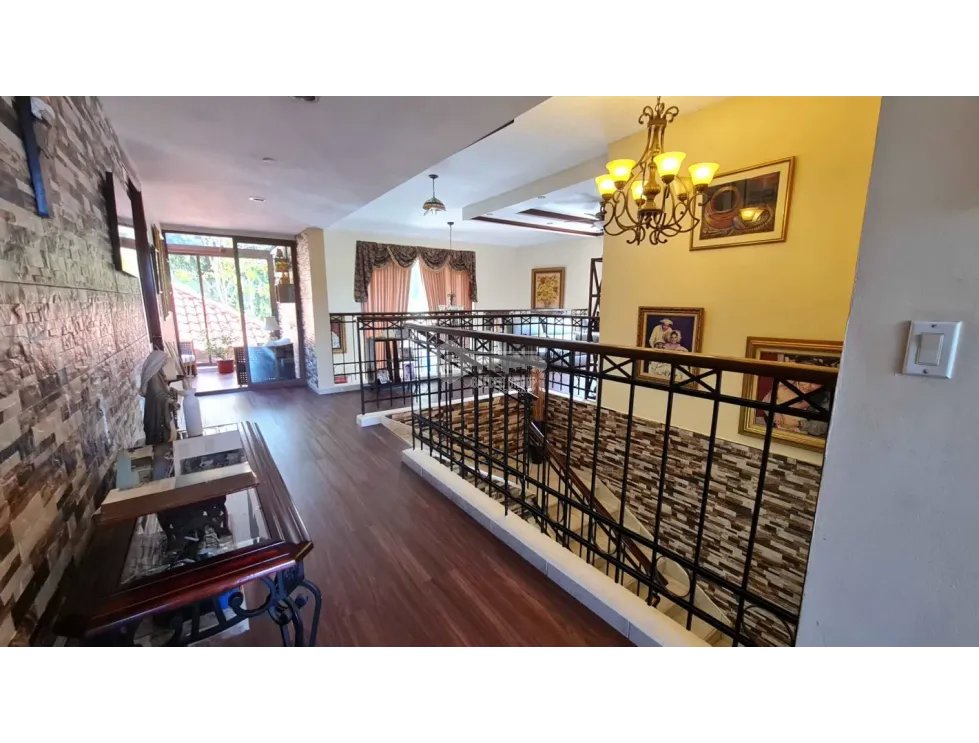 CLAYTON / CAMINO DE CRUCES / 884 M2 / 6 HABITACION / 3 NIVEL / BALCON