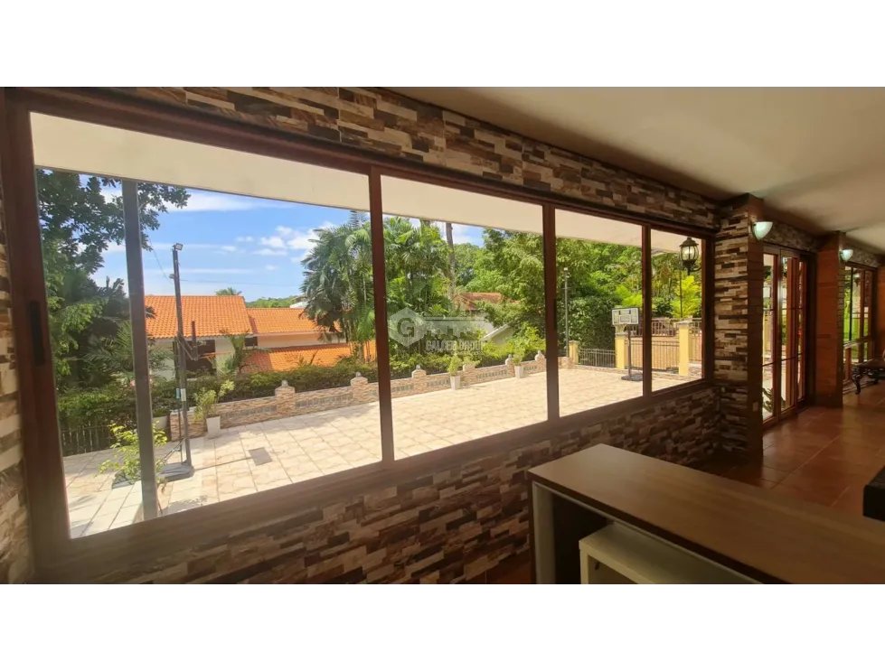 CLAYTON / CAMINO DE CRUCES / 884 M2 / 6 HABITACION / 3 NIVEL / BALCON