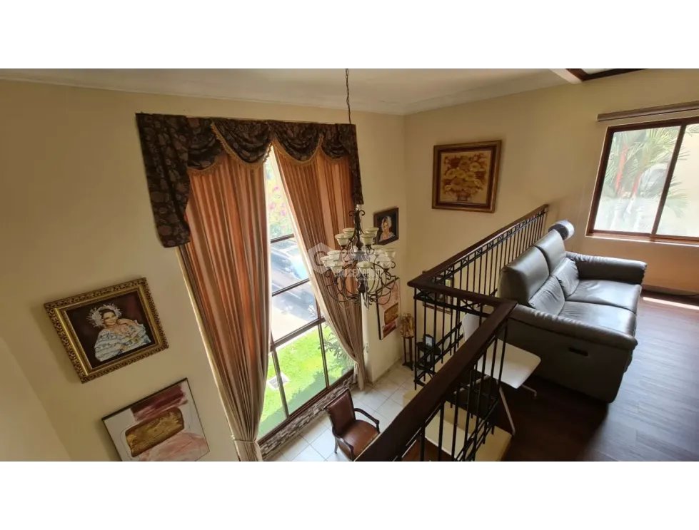 CLAYTON / CAMINO DE CRUCES / 884 M2 / 6 HABITACION / 3 NIVEL / BALCON