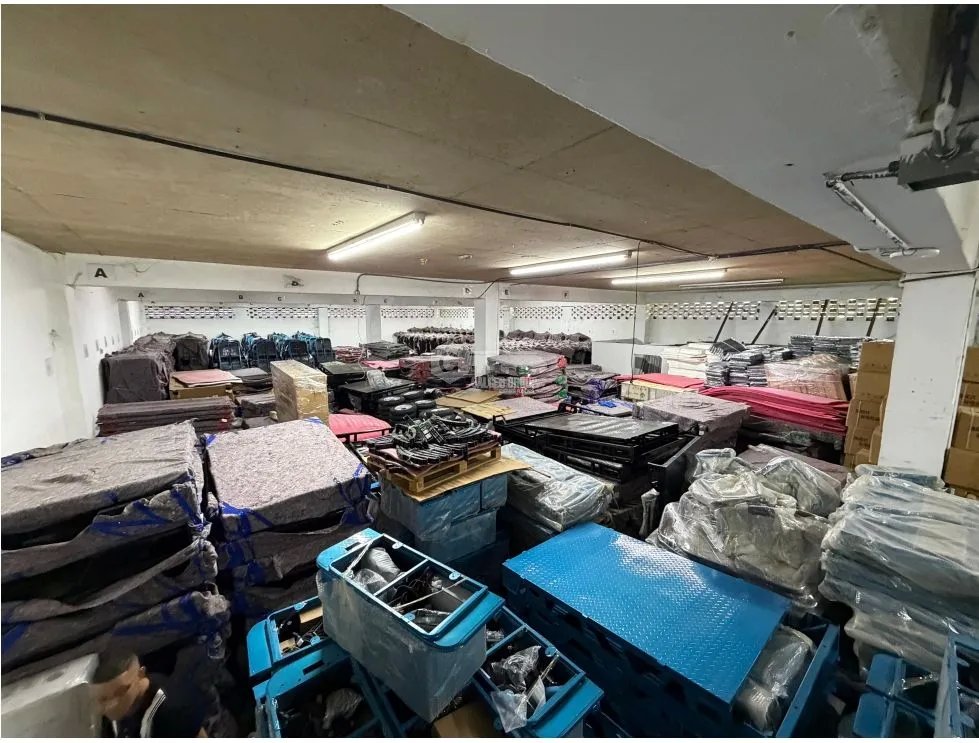 COLON / ZONA LIBRE / GALERA COMERCIAL FRANCE FIELD / 2750M / 3 NIVELES