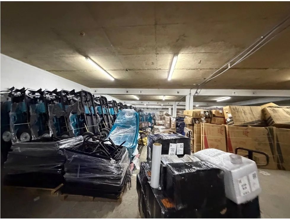 COLON / ZONA LIBRE / GALERA COMERCIAL FRANCE FIELD / 2750M / 3 NIVELES