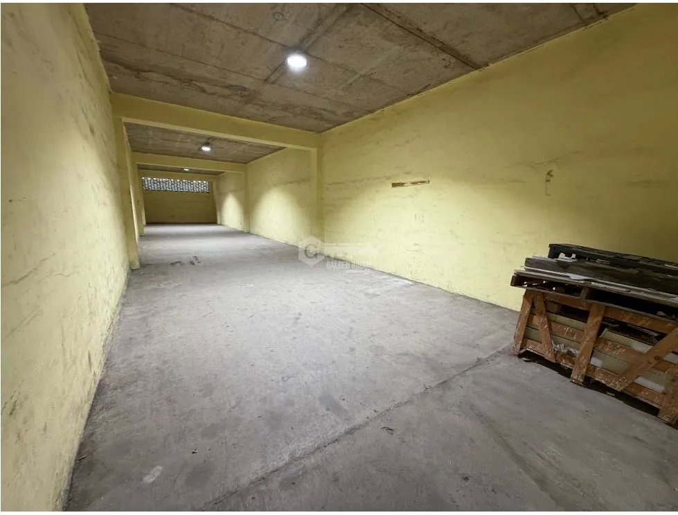 COLON / ZONA LIBRE / GALERA COMERCIAL FRANCE FIELD / 2750M / 3 NIVELES