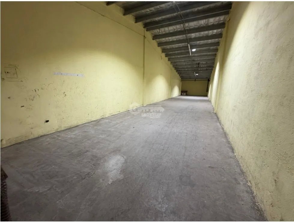 COLON / ZONA LIBRE / GALERA COMERCIAL FRANCE FIELD / 2750M / 3 NIVELES