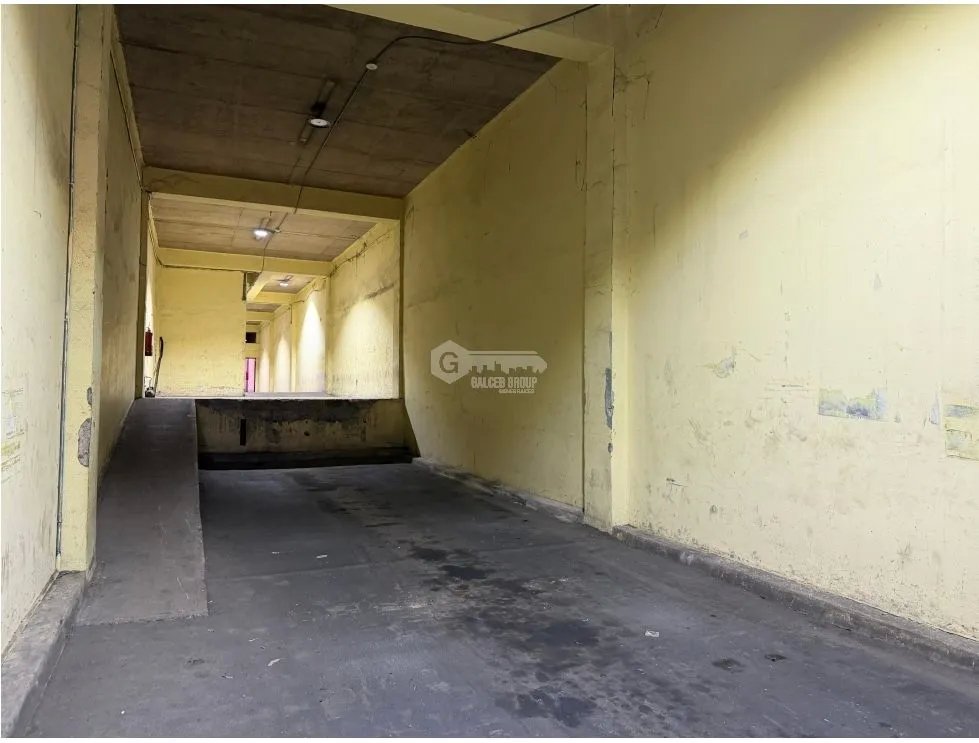 SE VENDE GALERA COLÓN FRANCE FIELD 2750M ESPACIO 2 RAMPAS DE DESCARGA