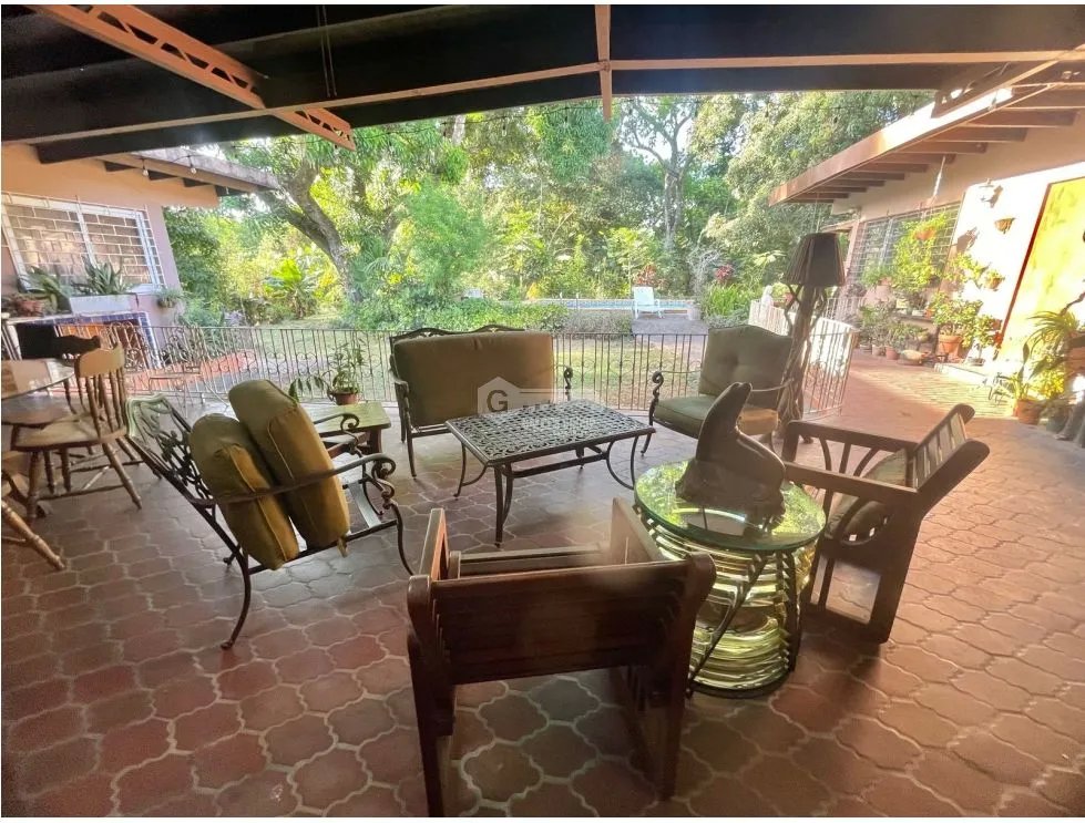 LAS CUMBRES / 3502M2 / 5 BEDROOMS / SWIMMING POOL / GARDEN