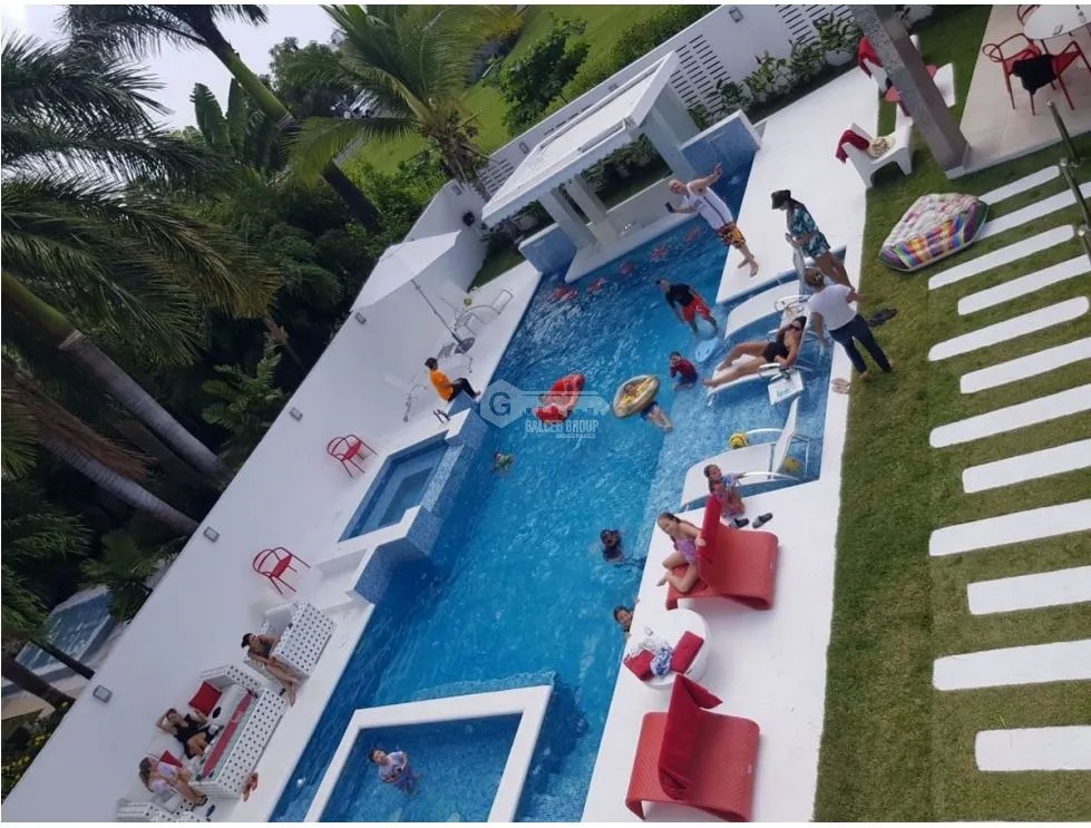 PLAYA BLANCA / 900 M2 / 9 HABITACION / 10 BAÑOS / 2 JACU / PISCINA