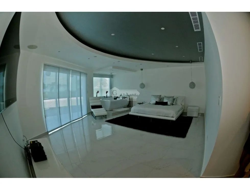 PLAYA BLANCA / 900 M2 / 9 HABITACION / 10 BAÑOS / 2 JACU / PISCINA