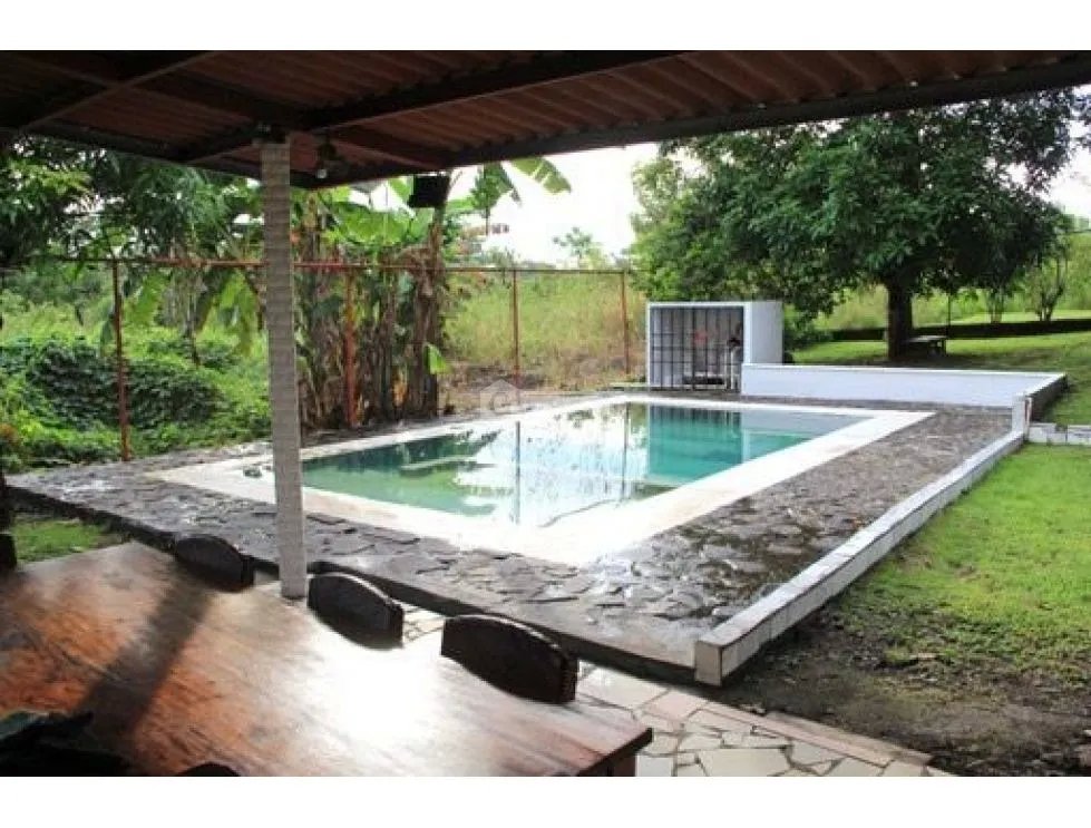CHAME / NUEVA GORGONA / 6 HABITACIONES / 1250 M2 / PISCINA / AMOBLADA