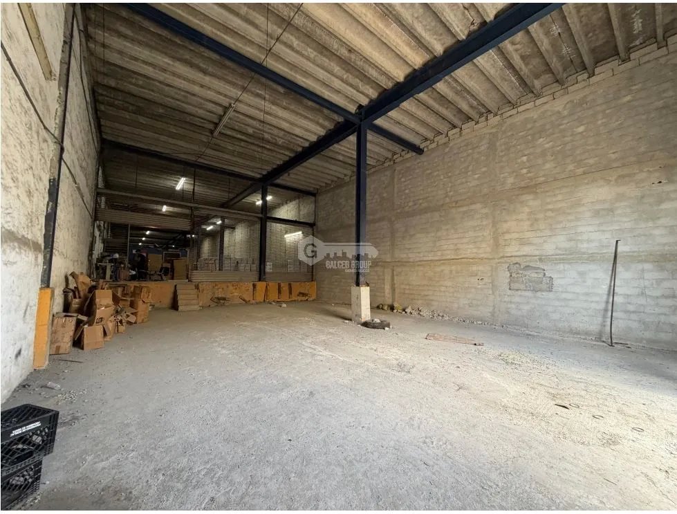 SE VENDE GALERA COLÓN FRANCE FIELD 4200M ESPACIO 6 RAMPA PARA CAMIONES