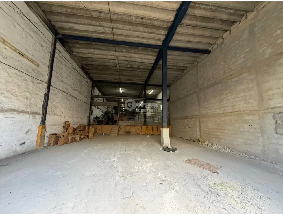 SE VENDE GALERA COLÓN FRANCE FIELD 4200M ESPACIO 6 RAMPA PARA CAMIONES