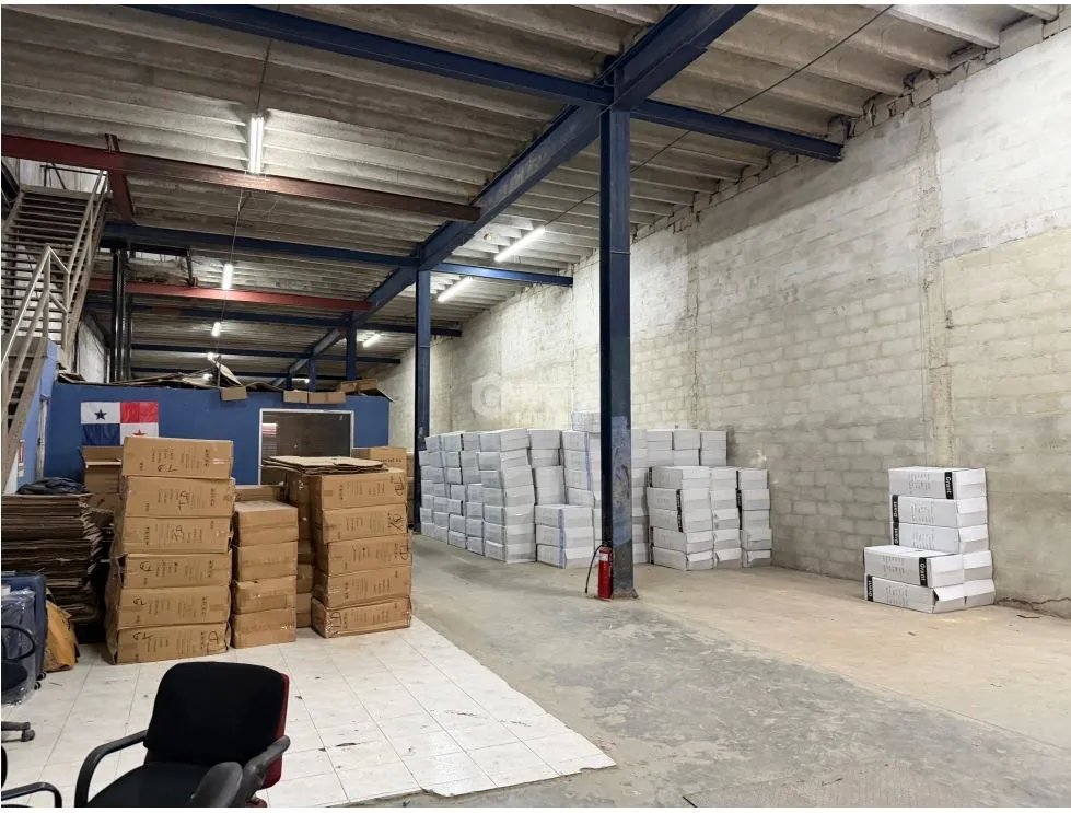 SE VENDE GALERA COLÓN FRANCE FIELD 4200M ESPACIO 6 RAMPA PARA CAMIONES