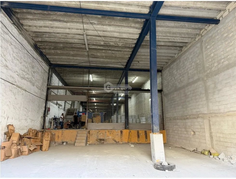 COLON / ZONA LIBRE / GALERA COMERCIAL FRANCE FIELD / 4200M / 2 NIVELES