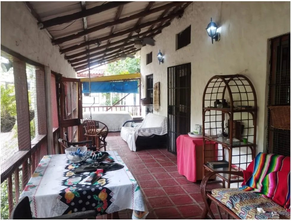 SAN CARLOS / LAS UVAS / 3 BEDROOMS / 562M / STORAGE / TERRACE
