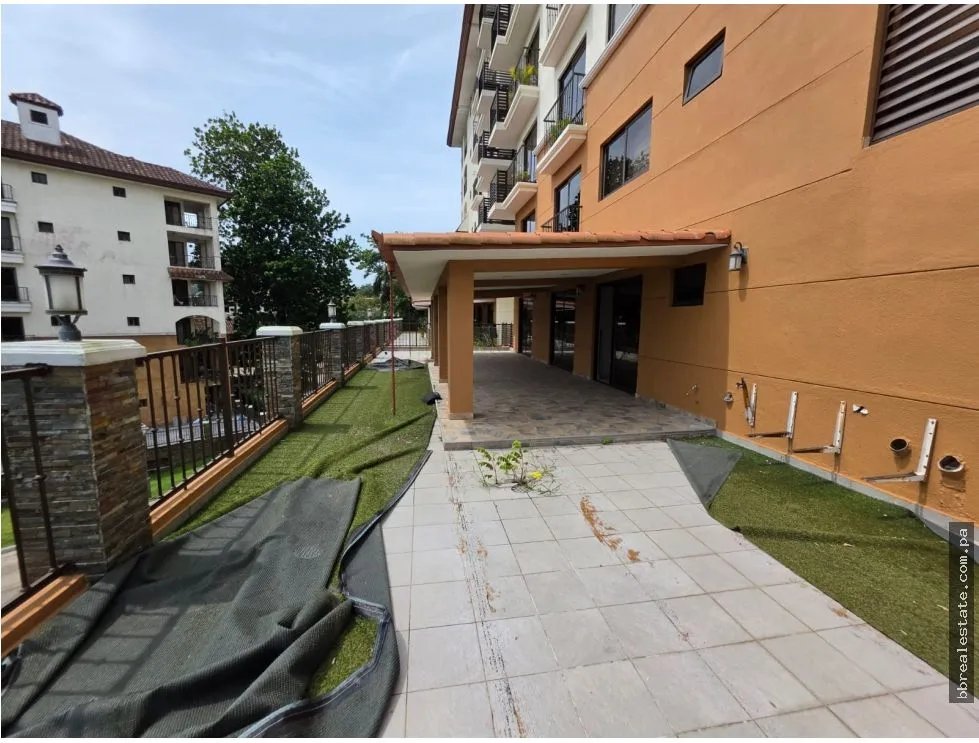 Venta de apartamento en PH Embassy Club, Clayton