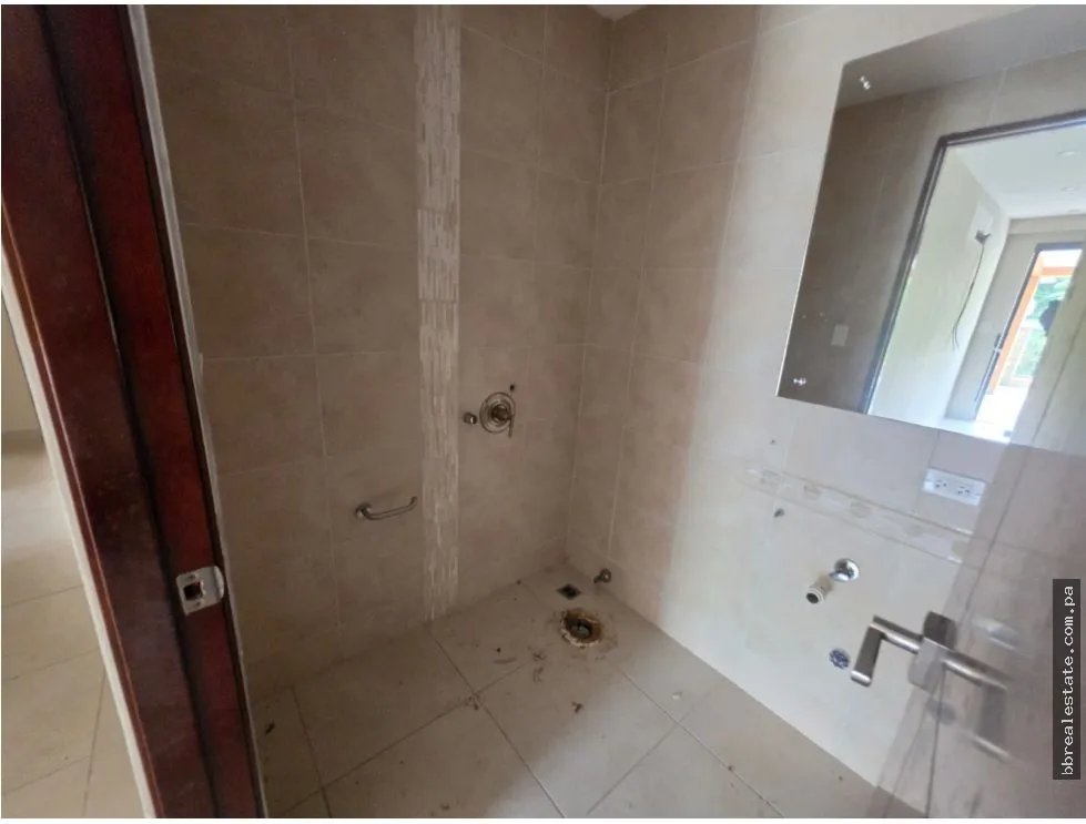 Venta de apartamento en PH Embassy Club, Clayton