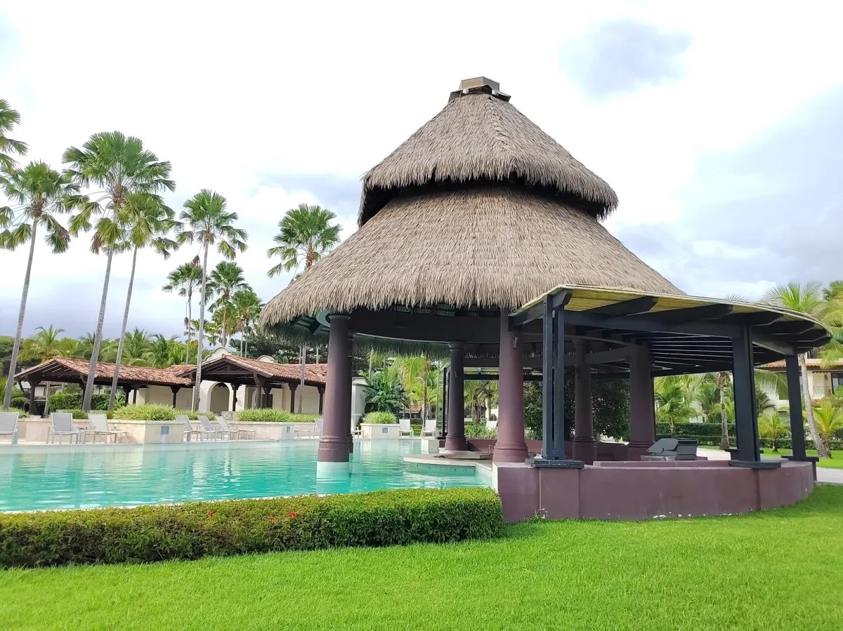 Elegante Apartamento en Buenaventura con Vista al Lago y la Naturaleza