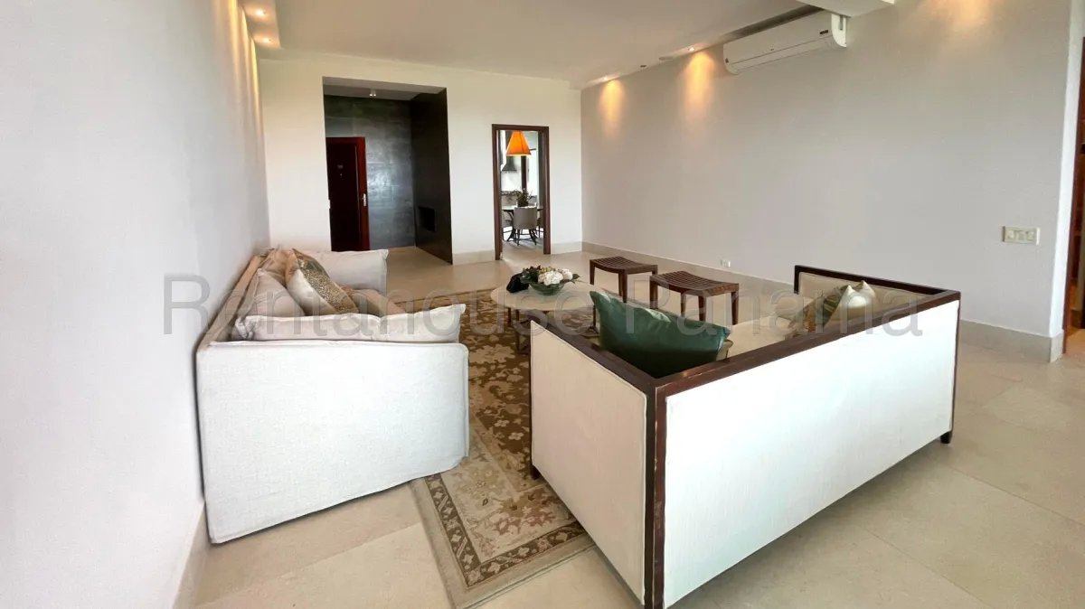 Alquiler de Espectacular Apartamento Con Amplia Terraza en Amador 26*8206Mfk