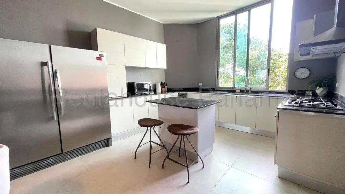 Alquiler de Espectacular Apartamento Con Amplia Terraza en Amador 26*8206Mfk