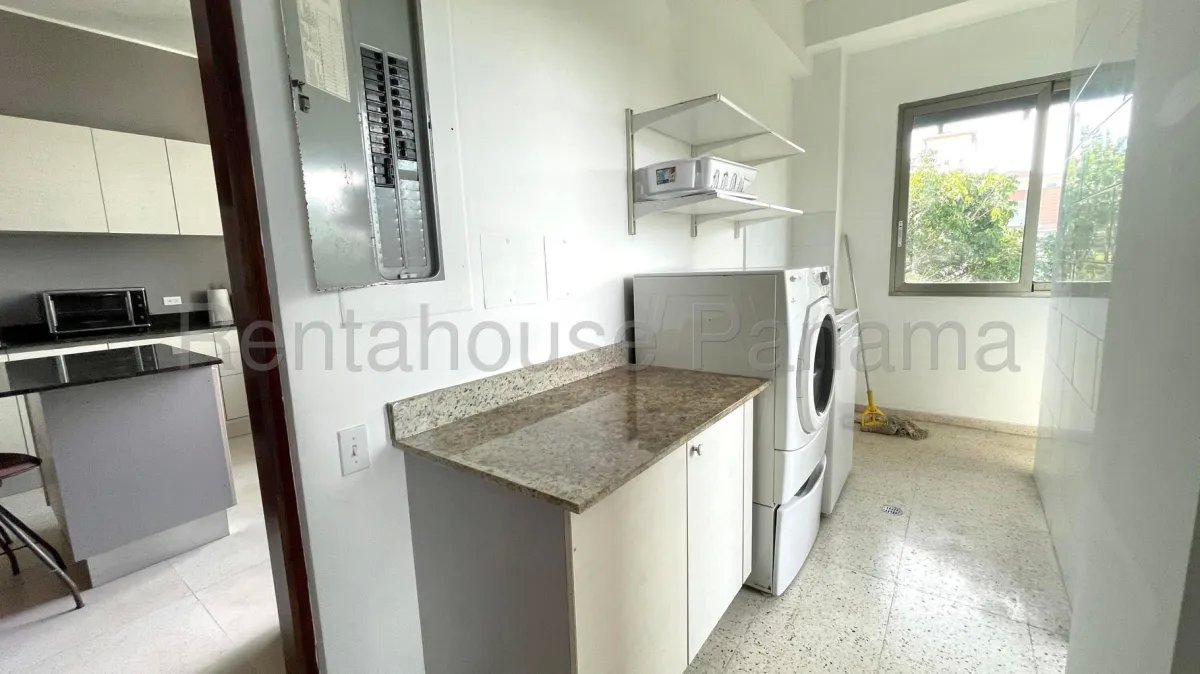 Alquiler de Espectacular Apartamento Con Amplia Terraza en Amador 26*8206Mfk