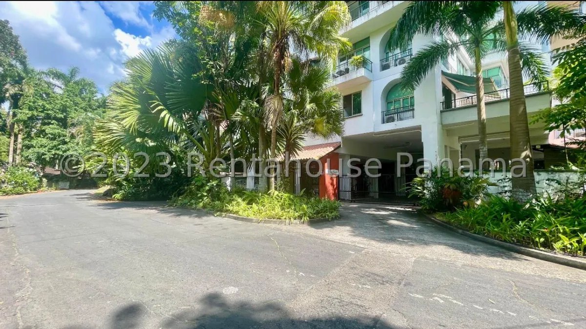 Alquiler de Espectacular Apartamento Con Amplia Terraza en Amador 26*8206Mfk
