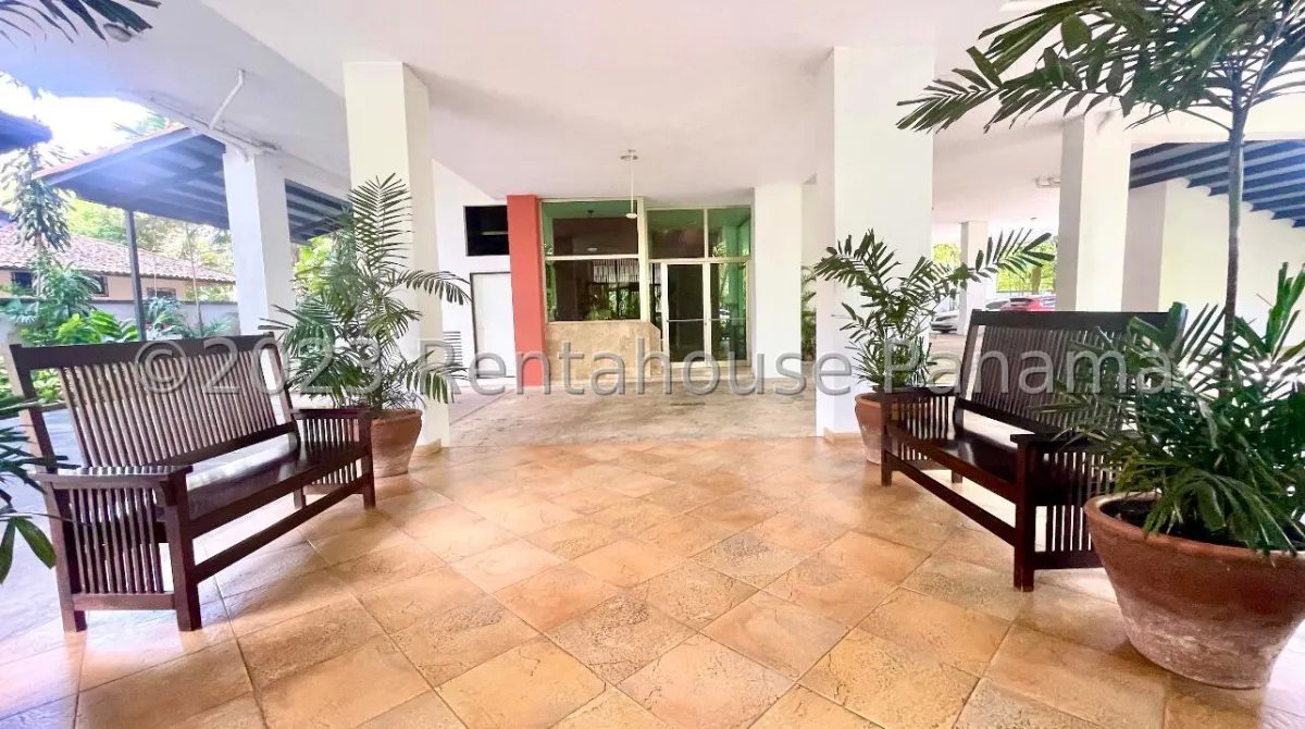 Alquiler de Espectacular Apartamento Con Amplia Terraza en Amador 26*8206Mfk