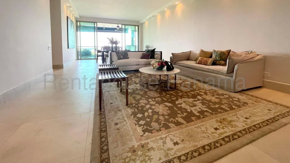 Alquiler de Espectacular Apartamento Con Amplia Terraza en Amador 26*8206Mfk