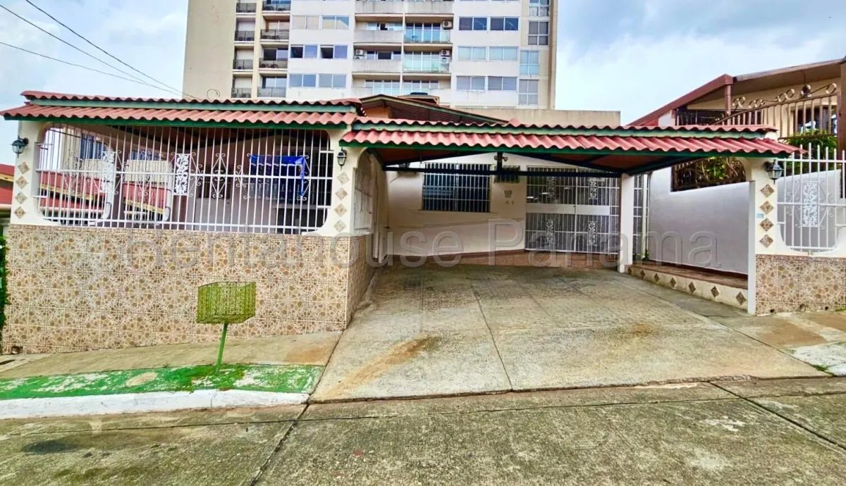 Venta de Casa Remodelada en Villa Lucre 27*2032Mfk
