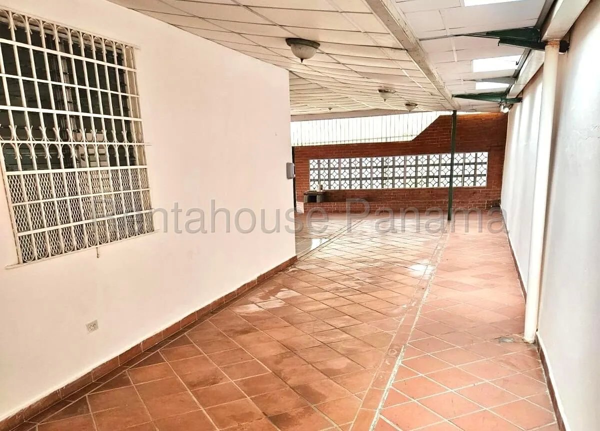 Venta de Casa Remodelada en Villa Lucre 27*2032Mfk