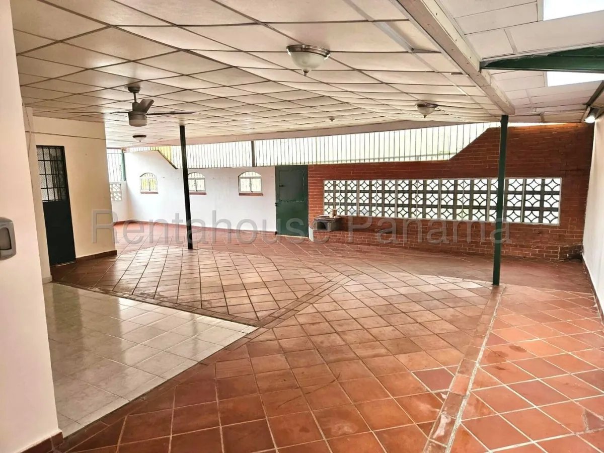Venta de Casa Remodelada en Villa Lucre 27*2032Mfk