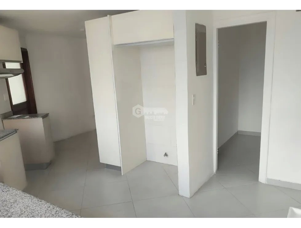 MARBELLA / TOWER ONE / 185M / 3 HABITACIONES / 2 BAÑOS / BALCON