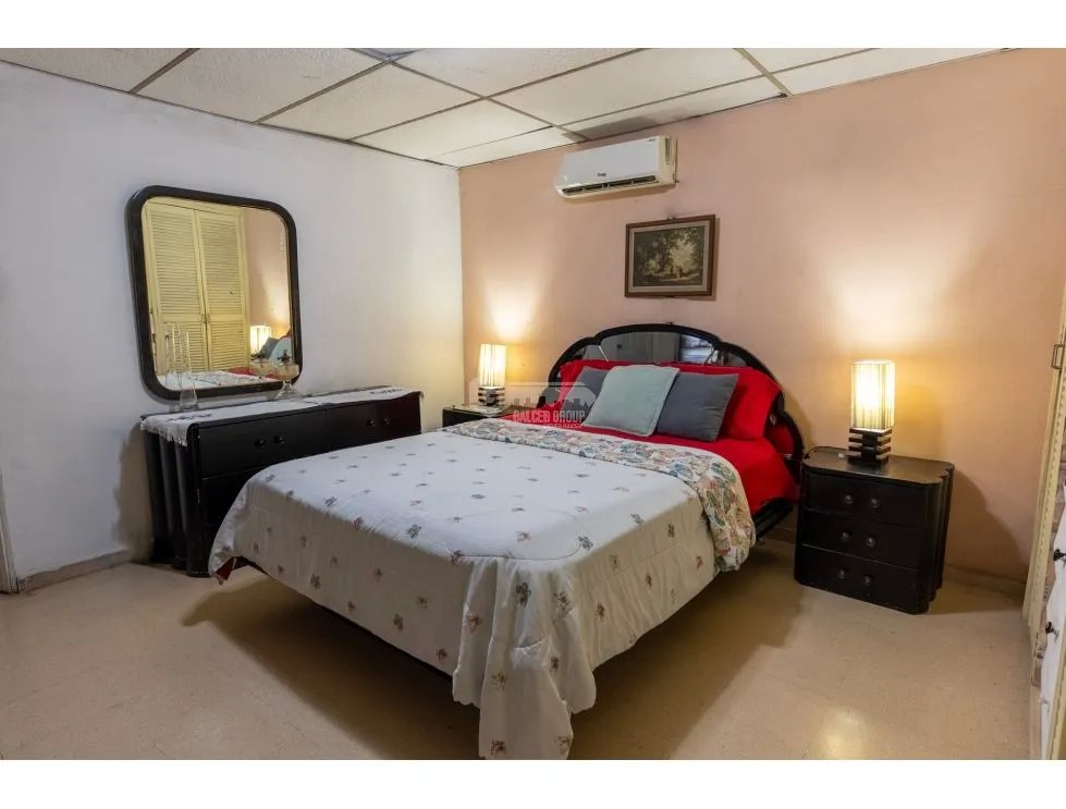 SE VENDE CASA 156 M2 EN JUAN DIAZ CAMPO LINDBERGH CON JARDIN CERCADA