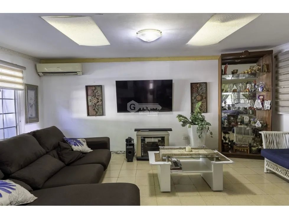 JUAN DIAZ / CAMPO LINDBERGH / 4 HABITACIONES / 156M / JARDIN / CERCADA