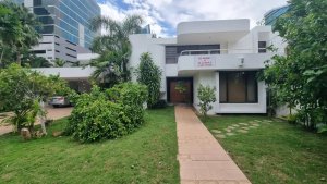 Casa de 2 pisos en Urbanización Obarrio