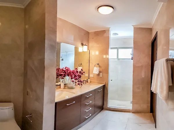 Elegancia y Confort de Alta Gama en PH Park Lane, Costa del Este