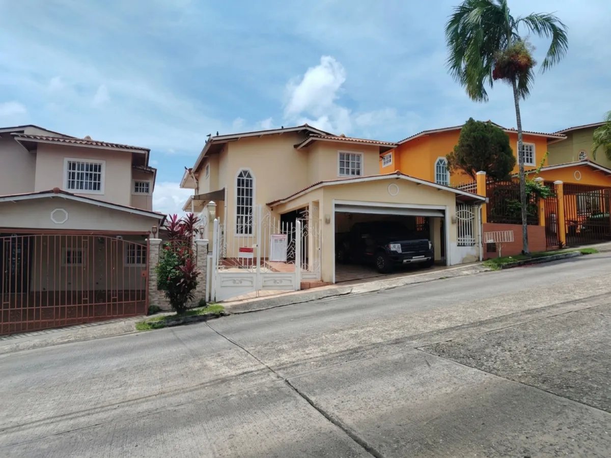 House for Sale in Villa Zaita