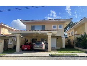 BRISAS DEL GOLF / PH VILLA ALTA / 3 BEDROOMS / 438 M2 / FURN…