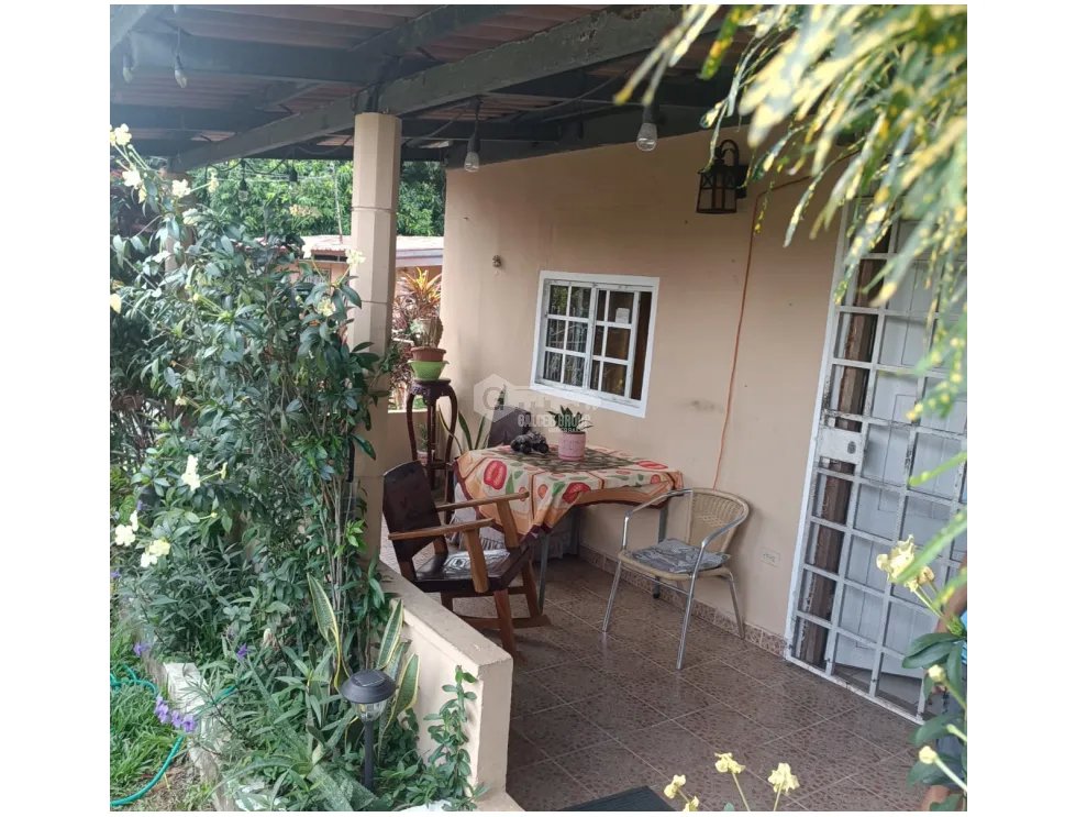 CHORRERA / 3 HABITACIONES / 270 M2 / TERRAZA / PATIO / ZONAS VERDES