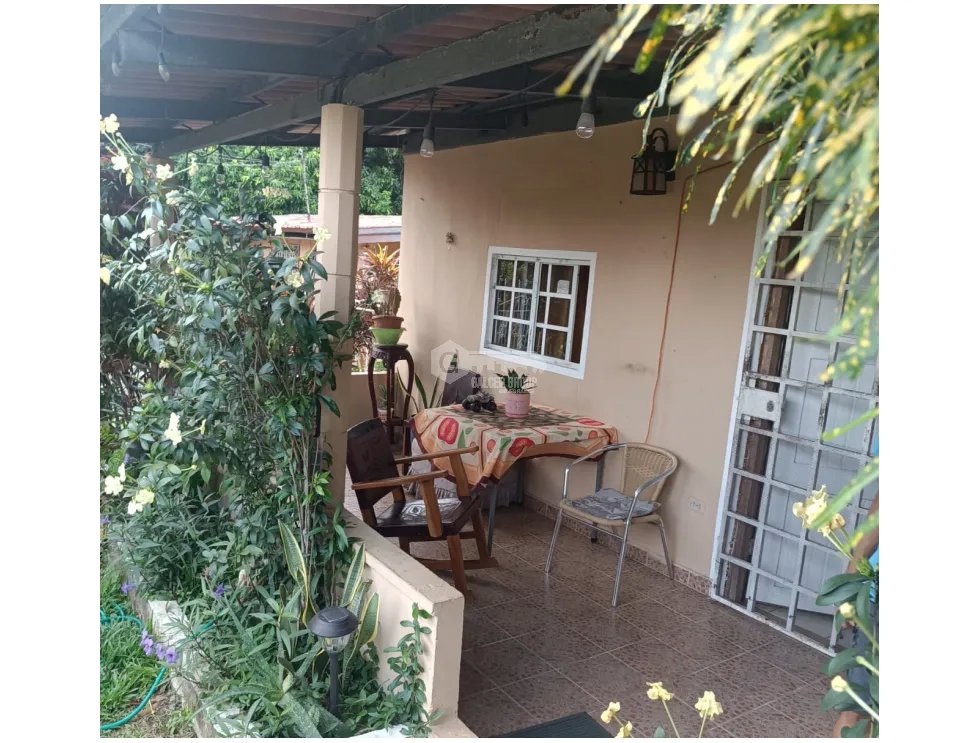 CHORRERA / 3 HABITACIONES / 270 M2 / TERRAZA / PATIO / ZONAS VERDES