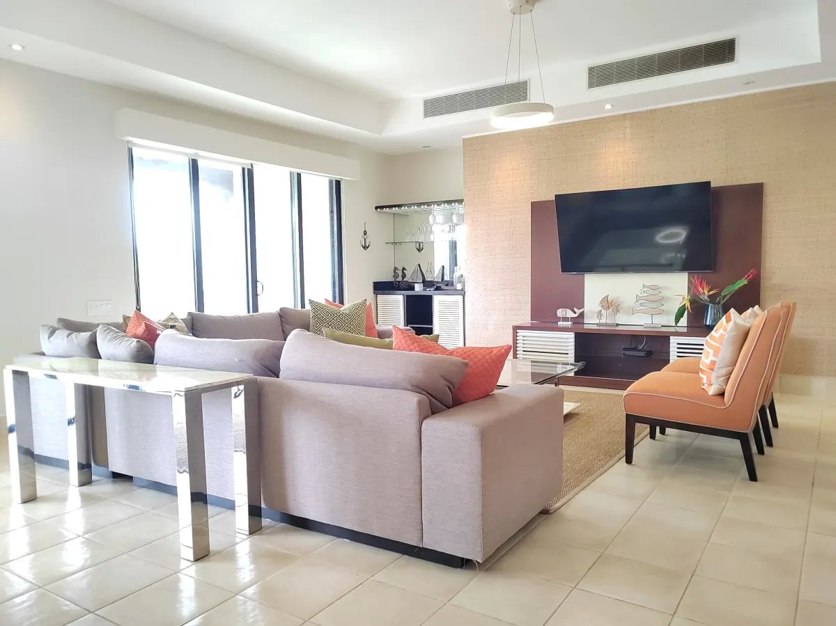 Elegant Apartment in Buenaventura with Lake and Nature Views