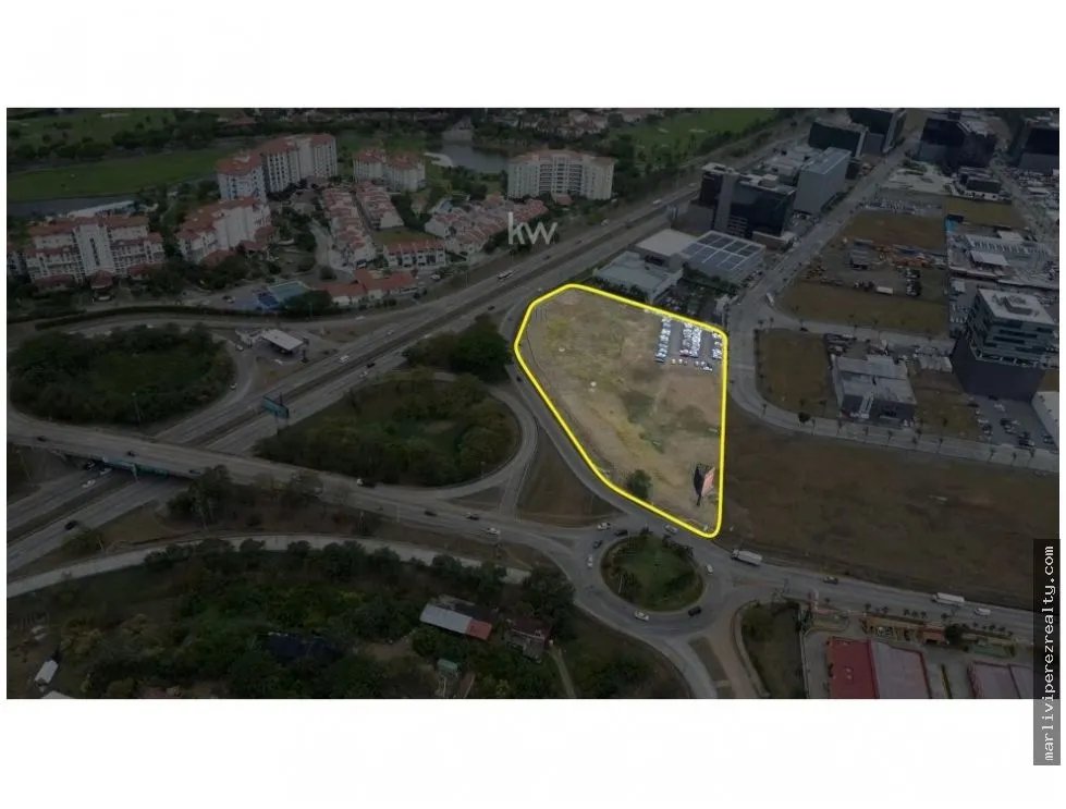 Commercial Land for Sale in Santa María Business District