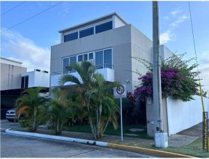 Venta de Casa en PH Villa Sur, Costa Sur