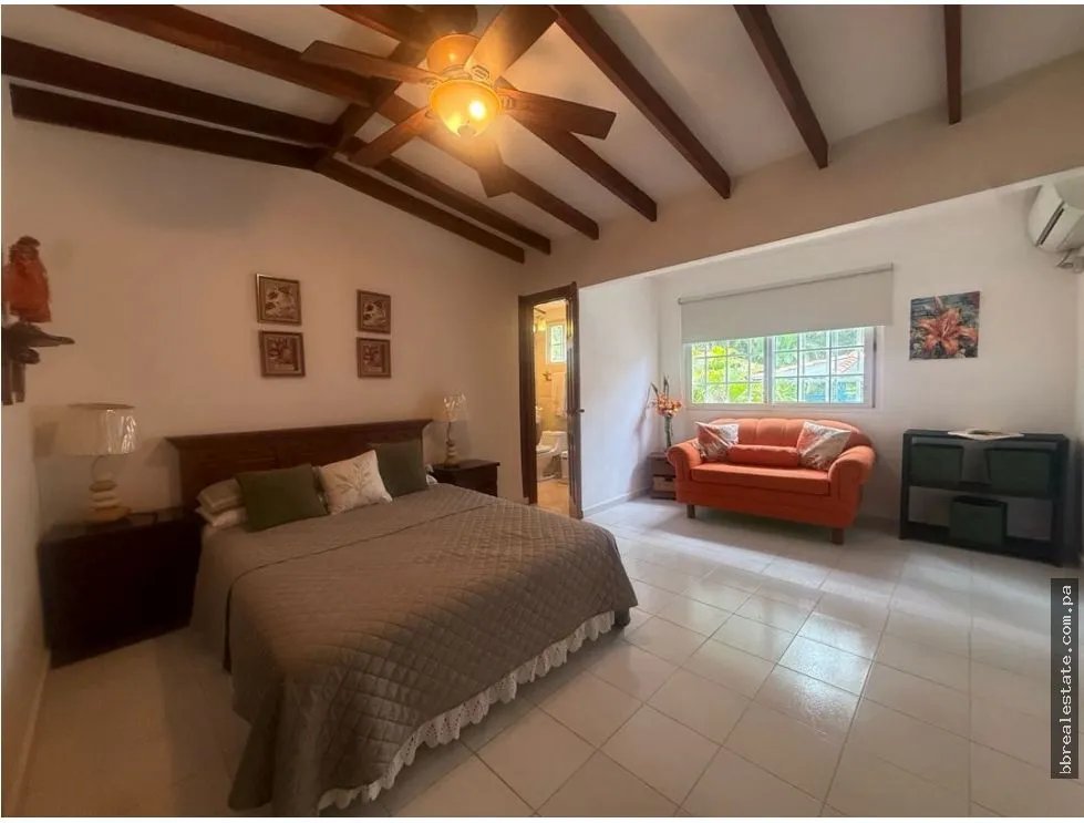 Sale of House in Coronado Golf Club, Coronado Beach