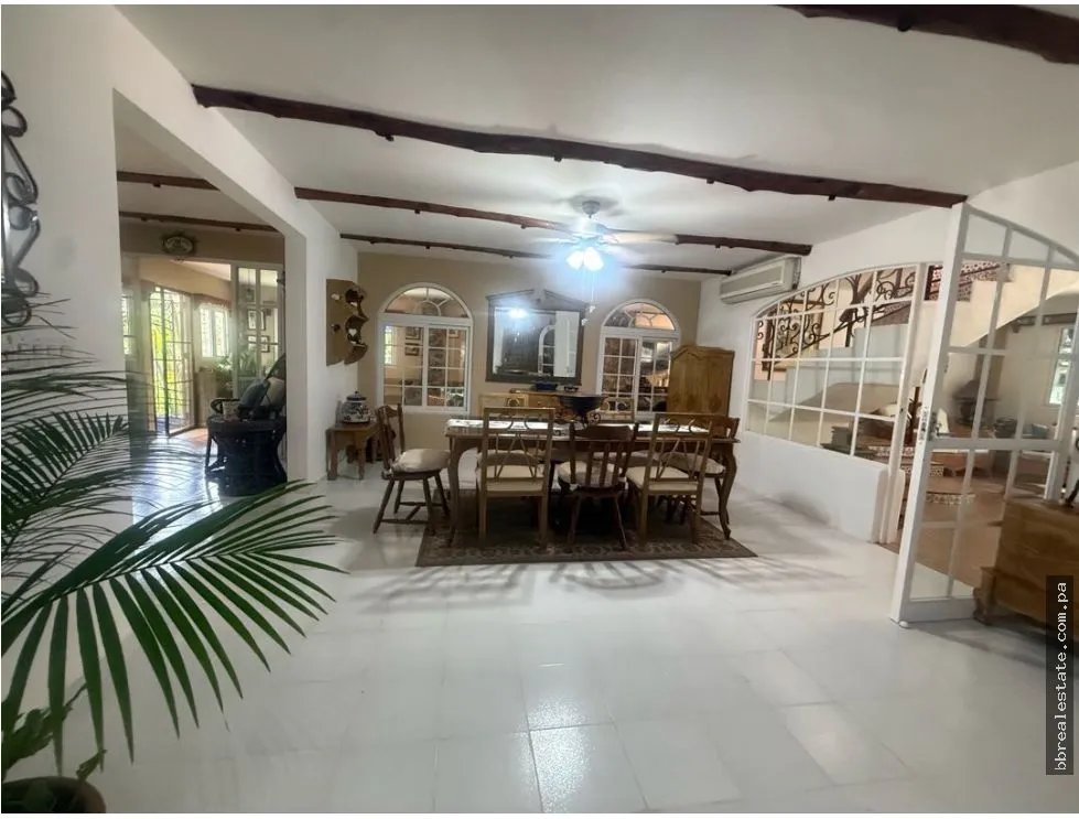Sale of House in Coronado Golf Club, Coronado Beach